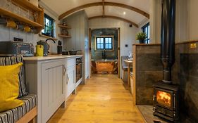 Monkwood Shepherds Hut - Ockeridge Rural Retreats