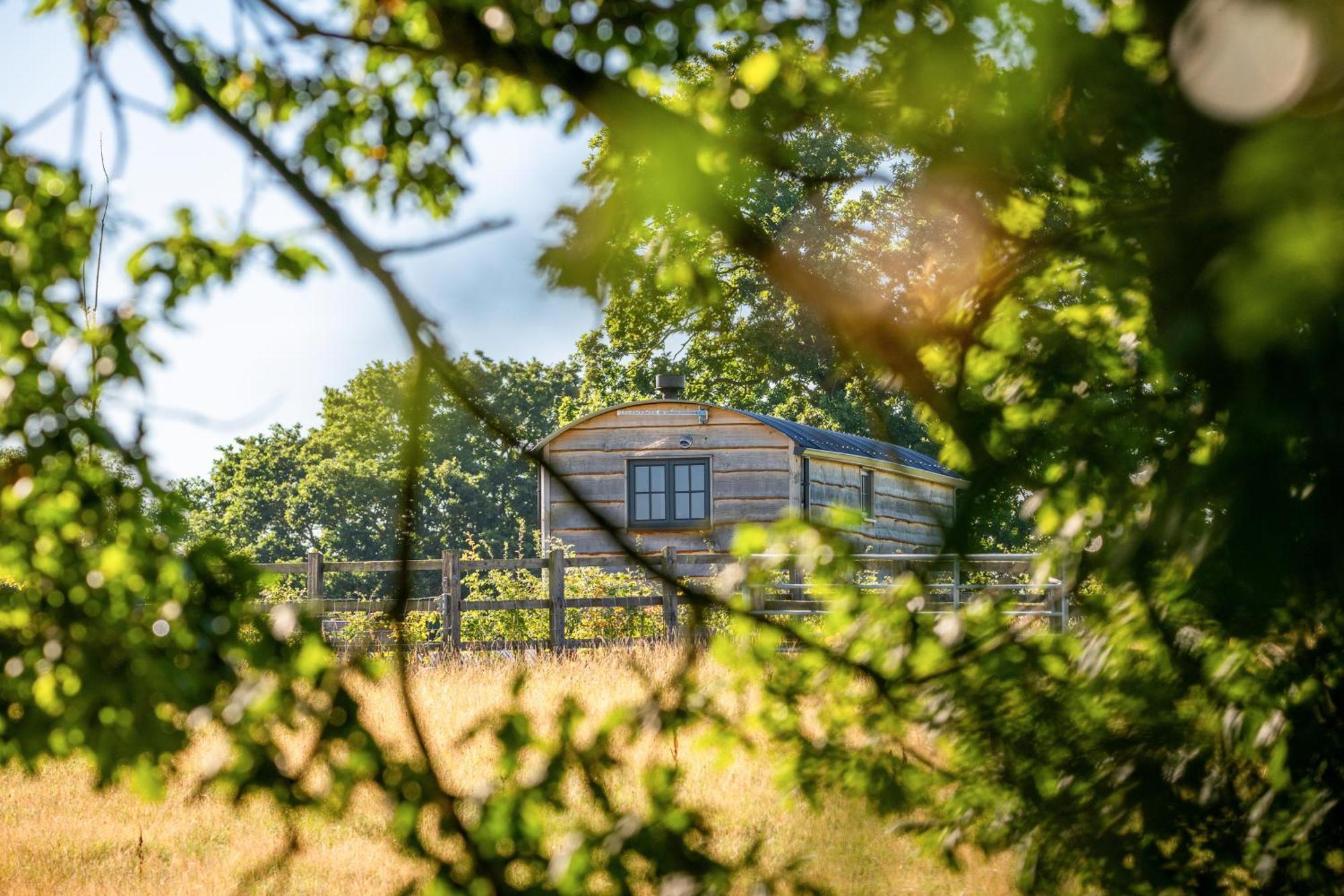 Monkwood Shepherds Hut - Ockeridge Rural Retreats Worcester Exterior photo